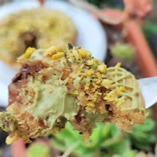 Torta de cookie com creme de pistache. Crocante, cremoso e cheio de afago!