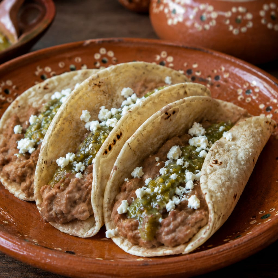 3 Tacos de Frijol + Agua del Día