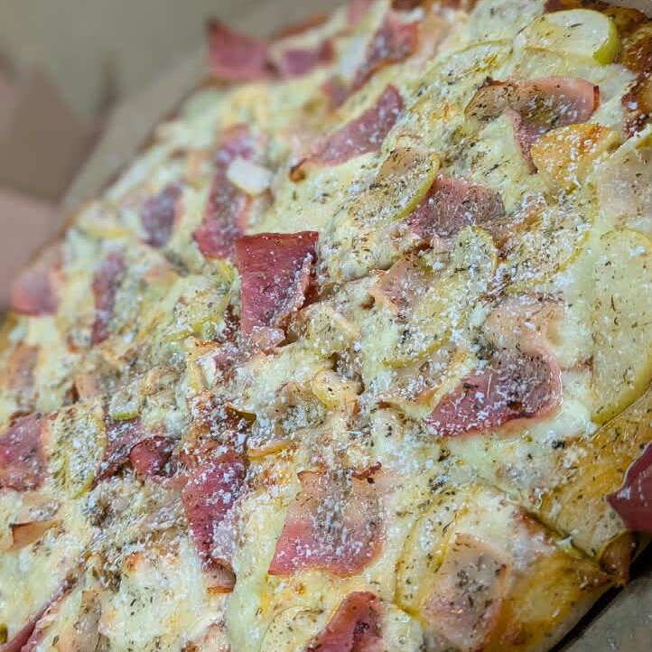 Pizza Adán y Eva