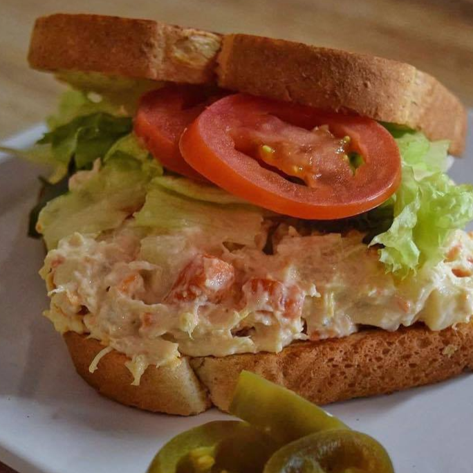 Sandwich Ensalada de Pollo