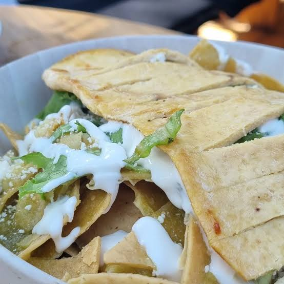 Combo de Chilaquiles Verdes de Pollo a la Plancha