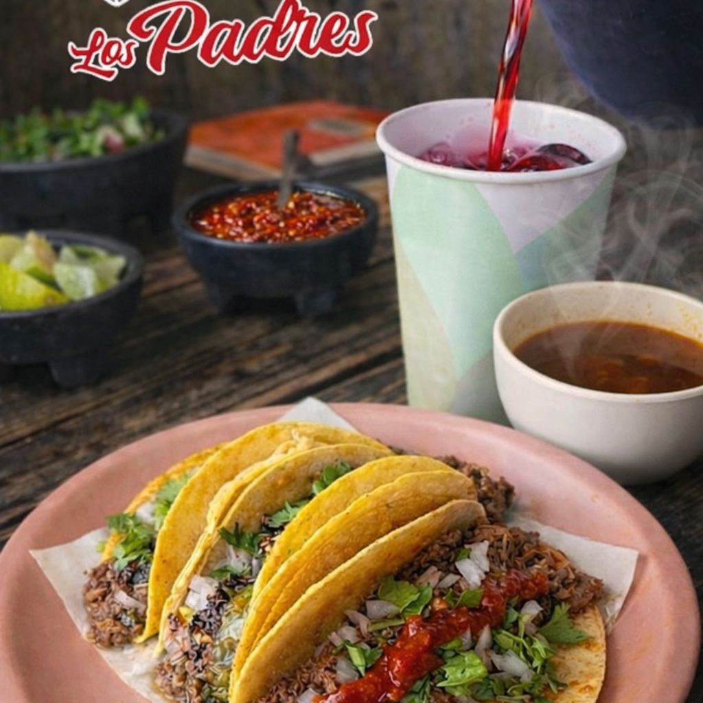 Combo 3 Tacos + Agua de Sabor + Consomé