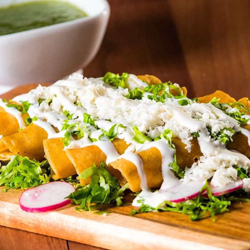 Orden de Tacos Dorados de pollo (5 pz)