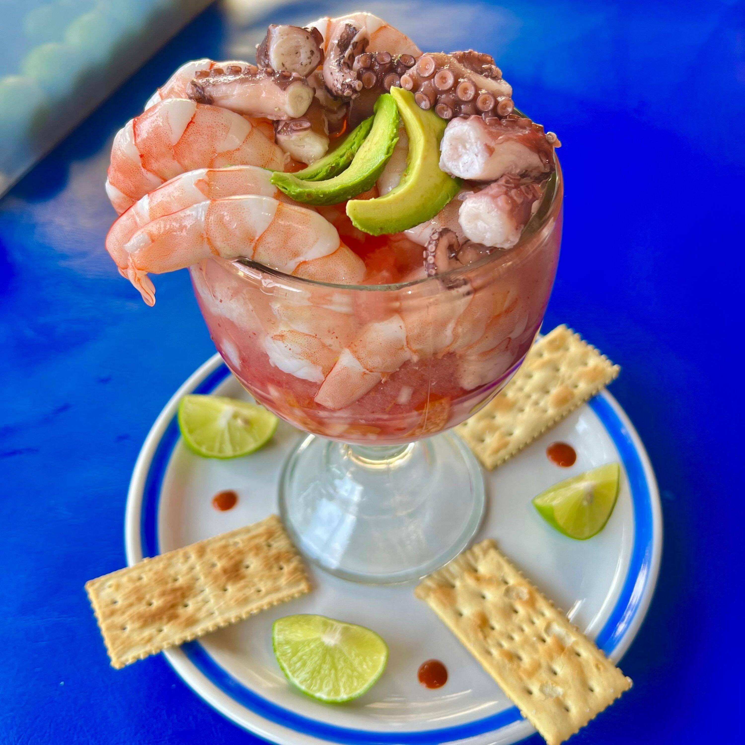 COCTEL EN COPA DE PULPO