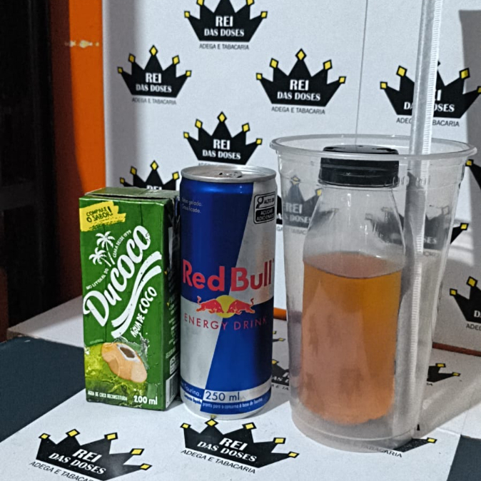 WHISKY RED LABEL 150ML,RED BULL TRADICIONAL E GELO DUCOCO.