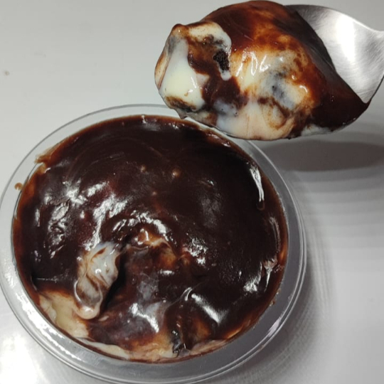 Afogadinho de brownie recheado com ninho e chocolate, pote de 150ml FEITO NA HORA DO PEDIDO