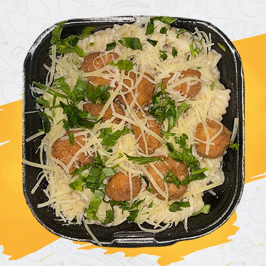 Alfredo Con Pollo Empanizado