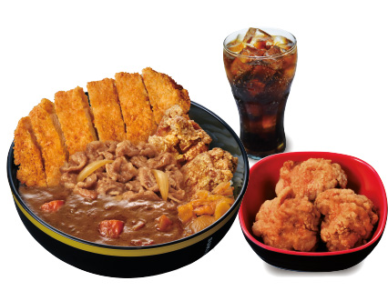 O Curry que tem tudo isso! Desfrute de deliciosos katsu, kara-ague e nossa carne Sukiya em nossa receita Original de curry.
