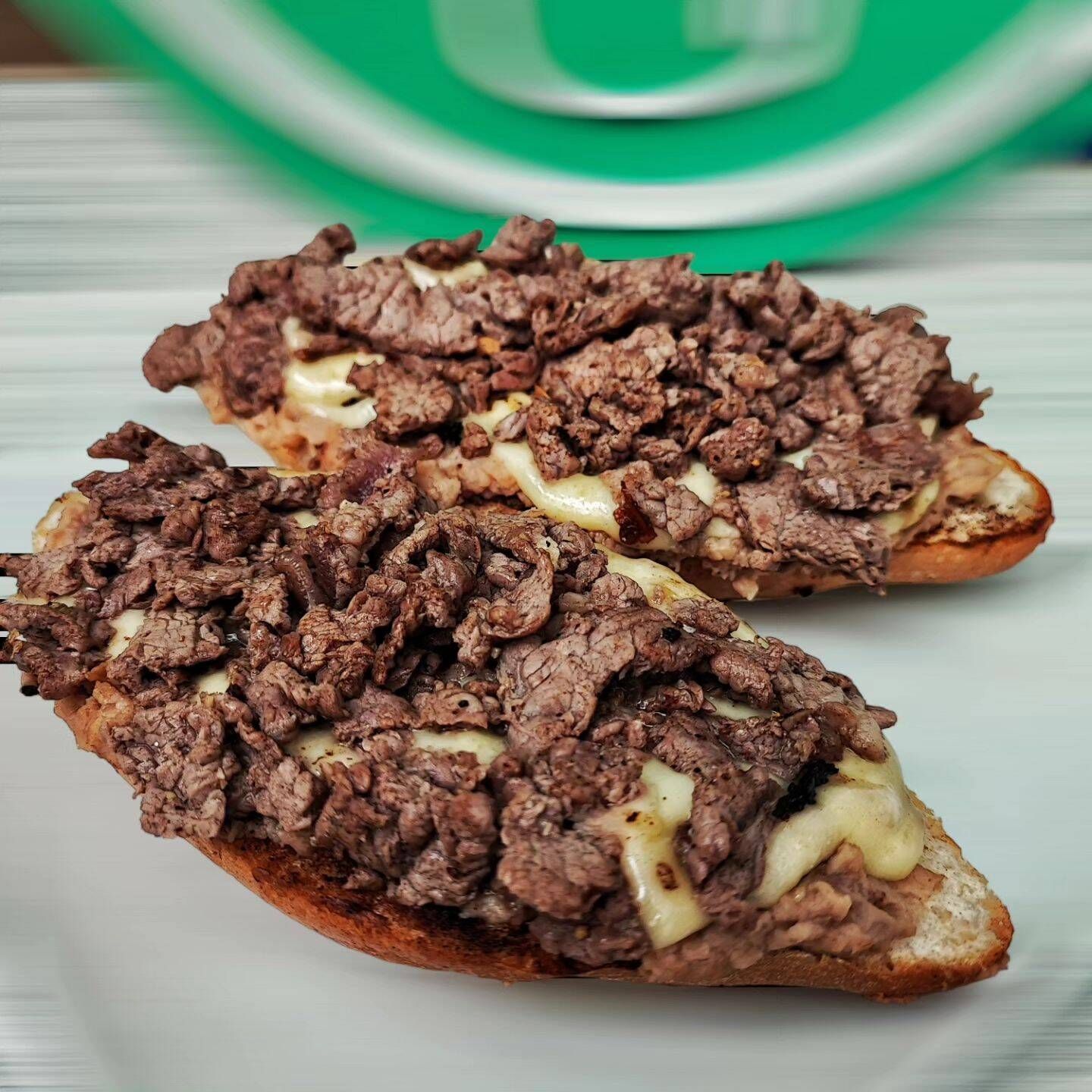 Molletes de Bistec