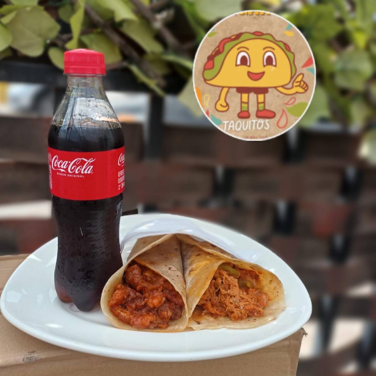 2 tacos + coca pet
