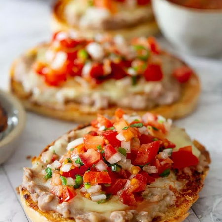 MOLLETES LONGANIZA