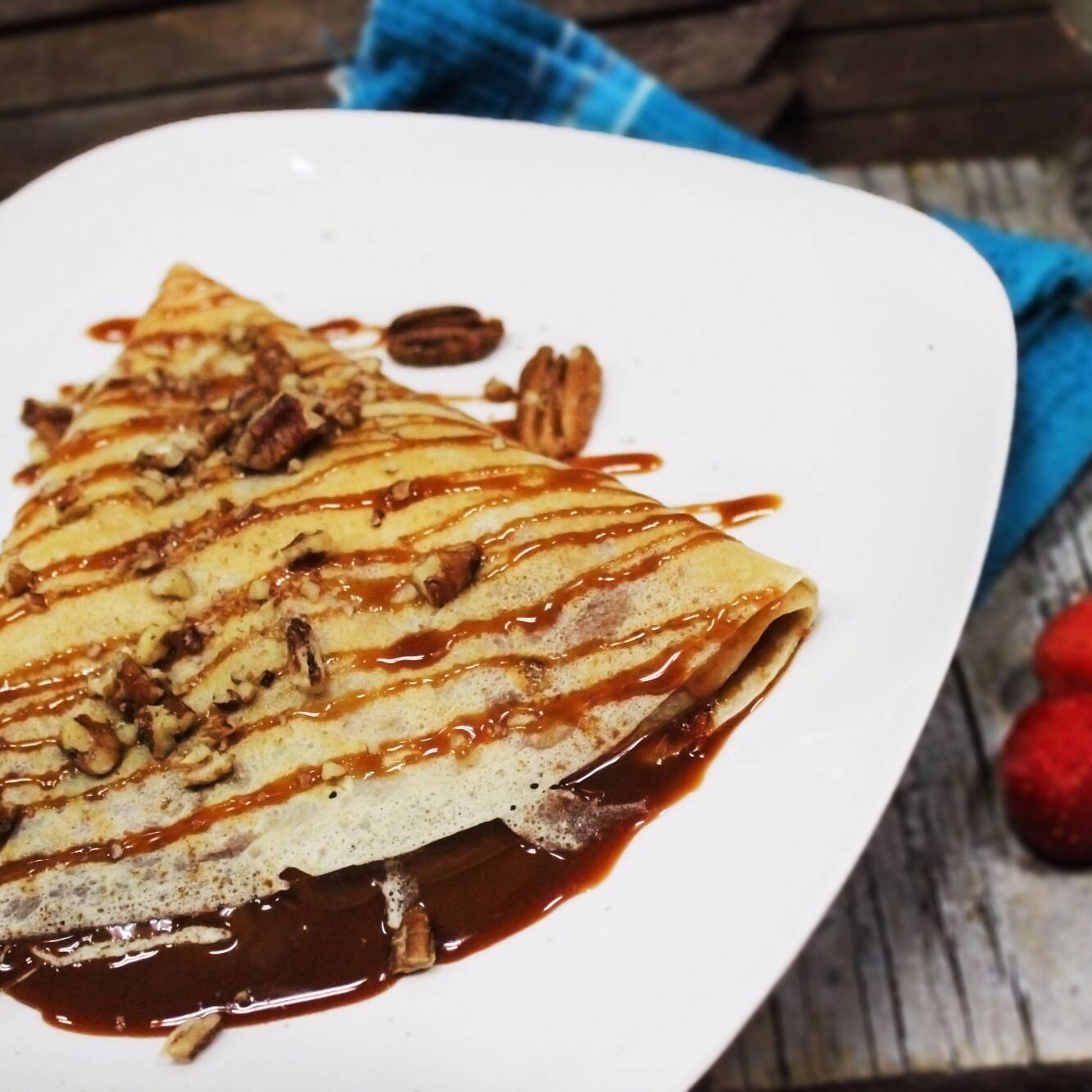 Crepa con Cajeta y Nuez