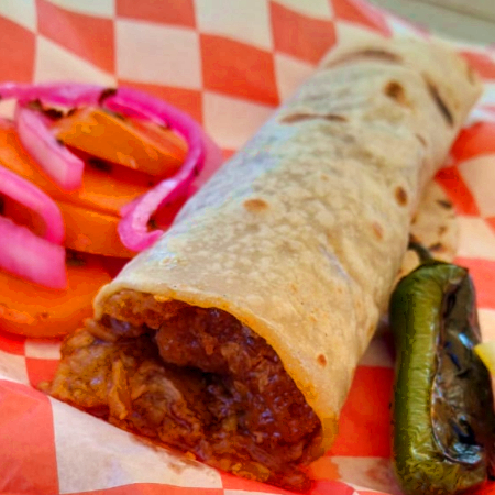 Taco de Chicharron Prensado en Salsa Roja