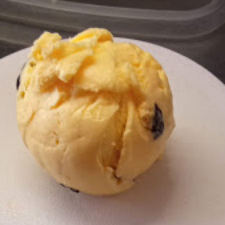 Bola de Helado de Ron con Pasas COLOMBINA