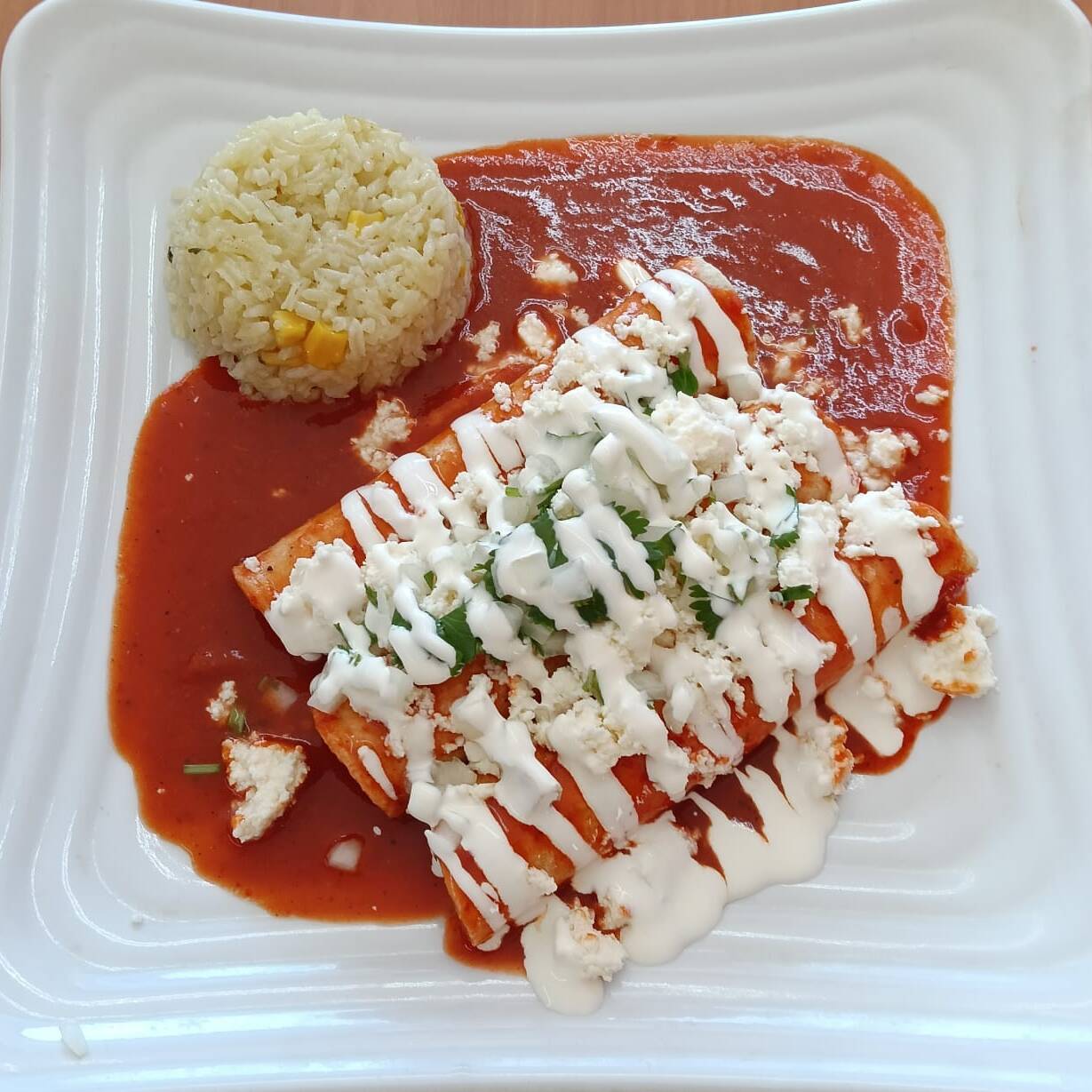 ENCHILADAS DE POLLO ROJAS