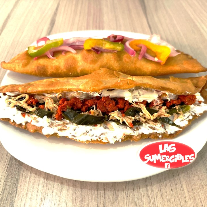 Quesadilla de Chorizo y Carne con Rajas