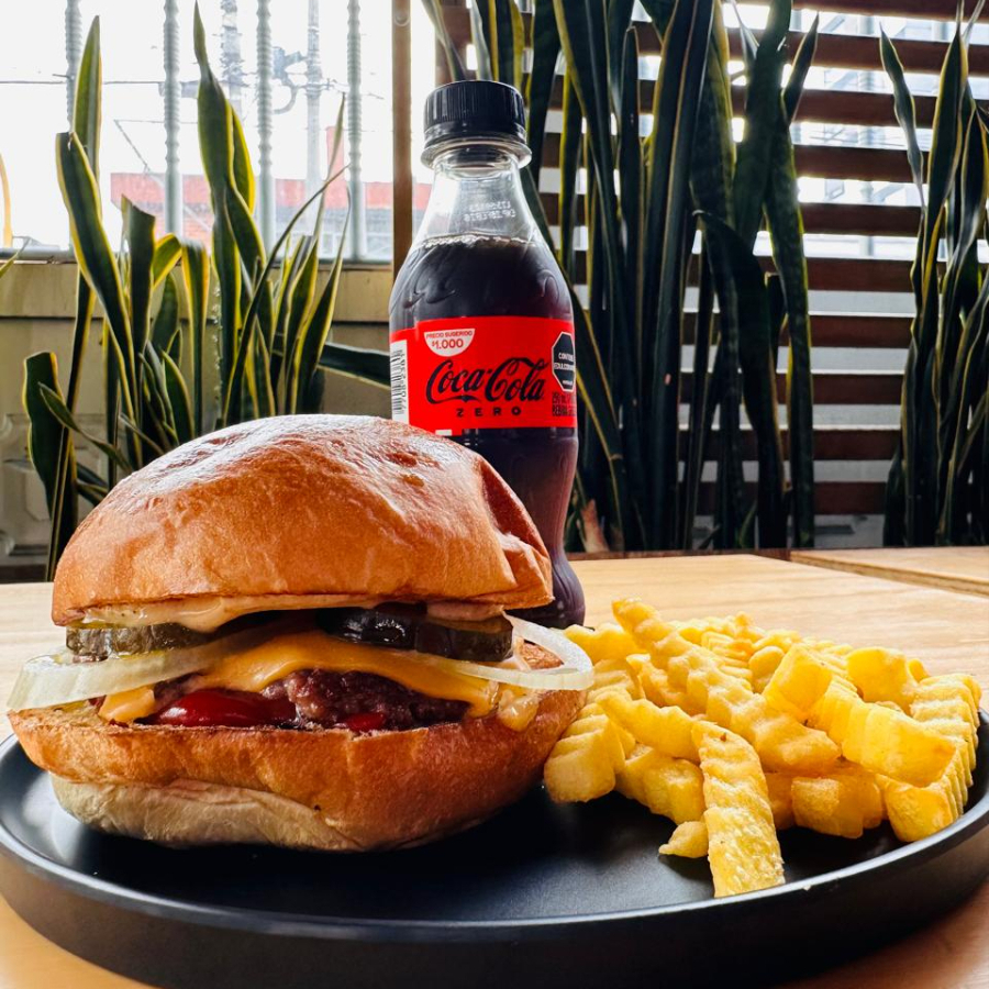Super Combo Small Burger con Queso