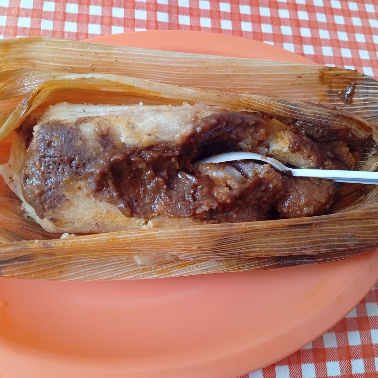 Tamal con Mole de Carne de Puerco