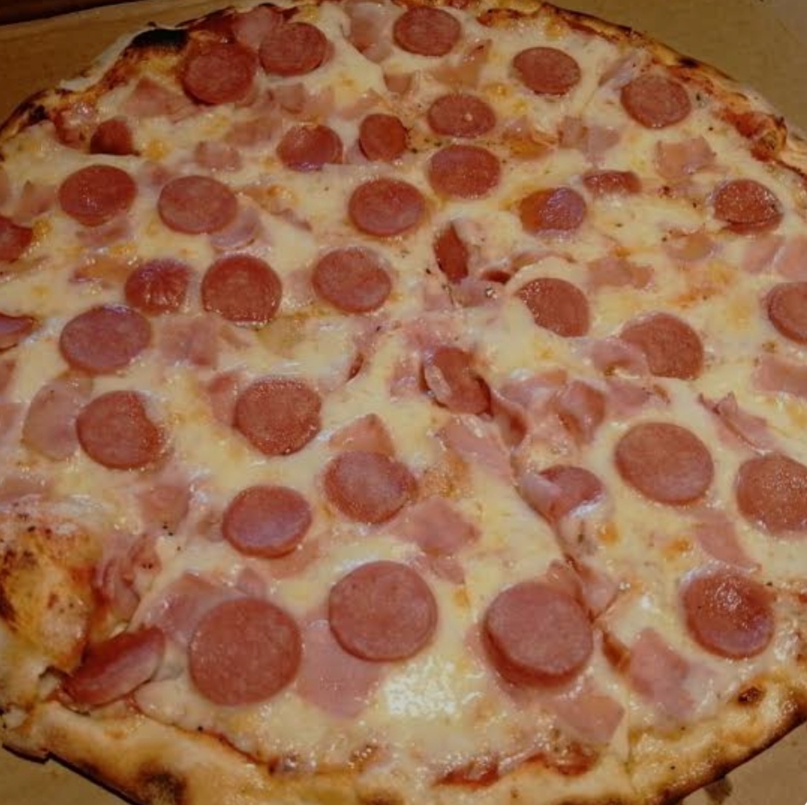 Pizza Grande de Salchicha.
