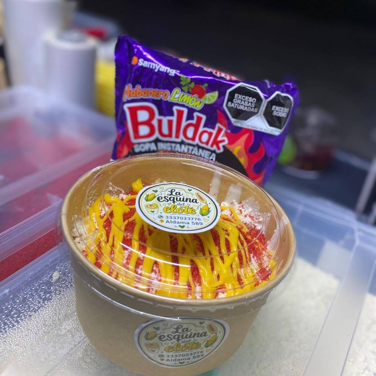 Buldak con Elote