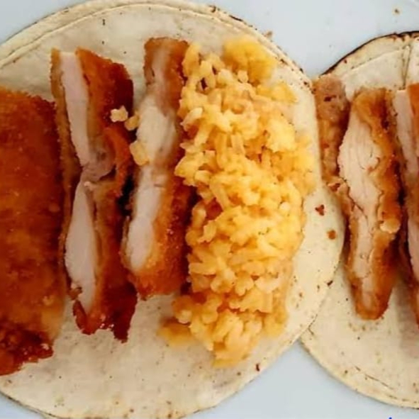 Taco de Pechuga Empanizada