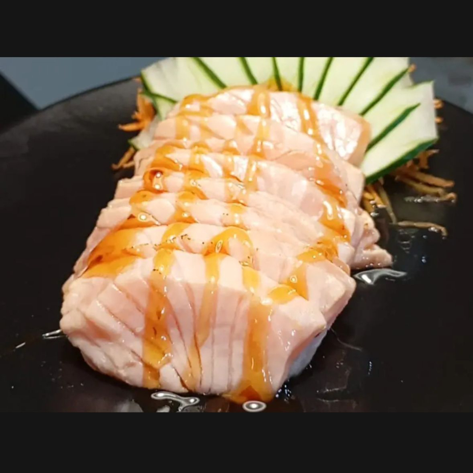 4 unidades - Fatias de Salmão maçaricado - acompanha geleia de pimenta