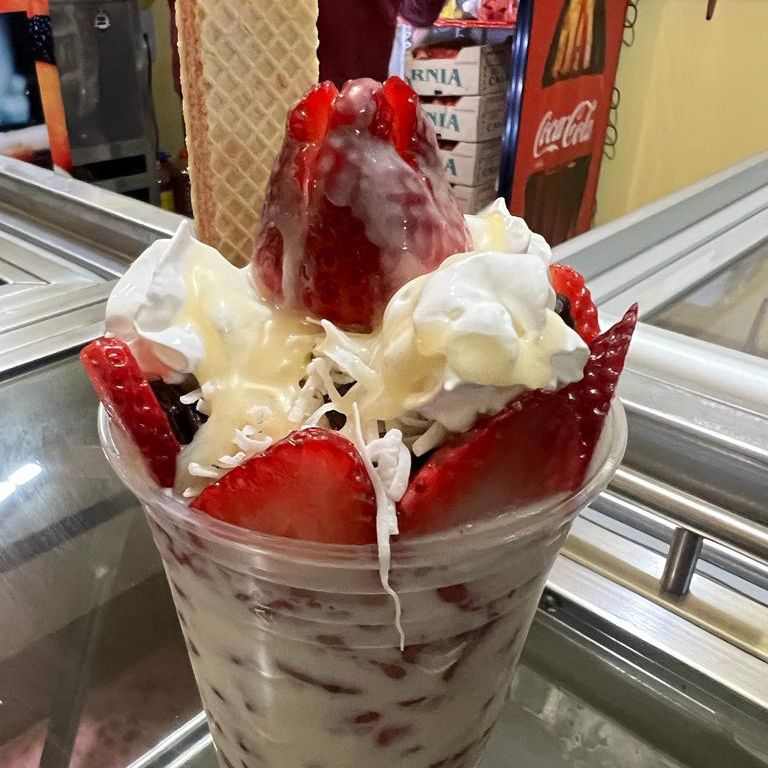 FRESAS CON CREMA GRANDES