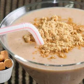 Paçoca, vodka, gelo e leite condensado