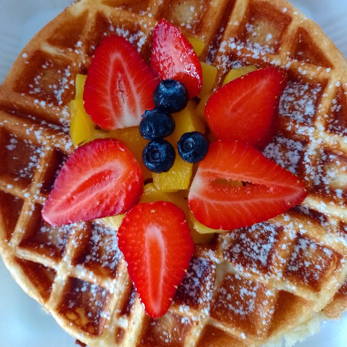 Waffles con Fruta