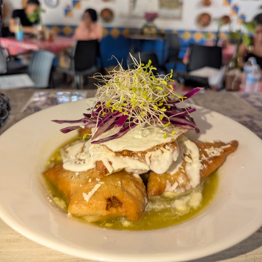 Chilaquiles Especiales Rellenos