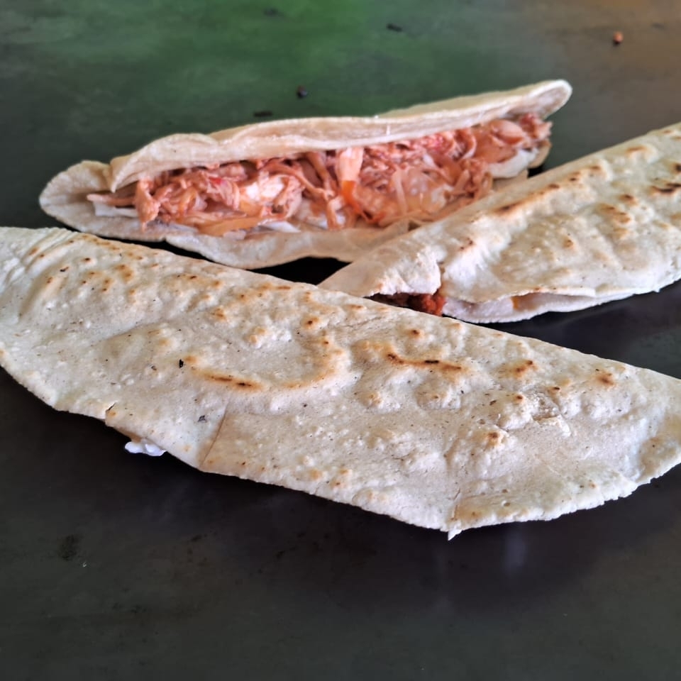 QUESADILLAS TINGA DE POLLO