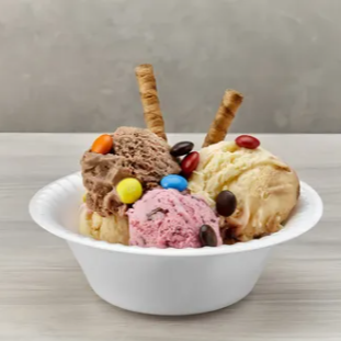 Delicioso sundae em cuba de 250 ML, cobertura e recheio completo.