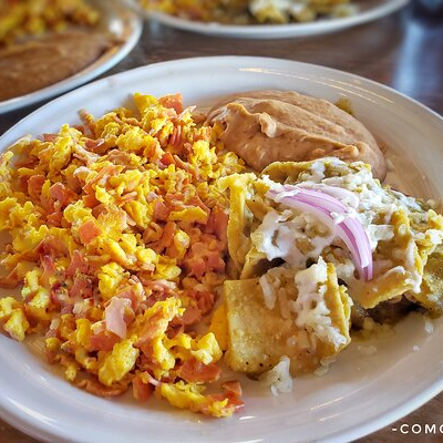Chilaquiles & Huevo con Jamon