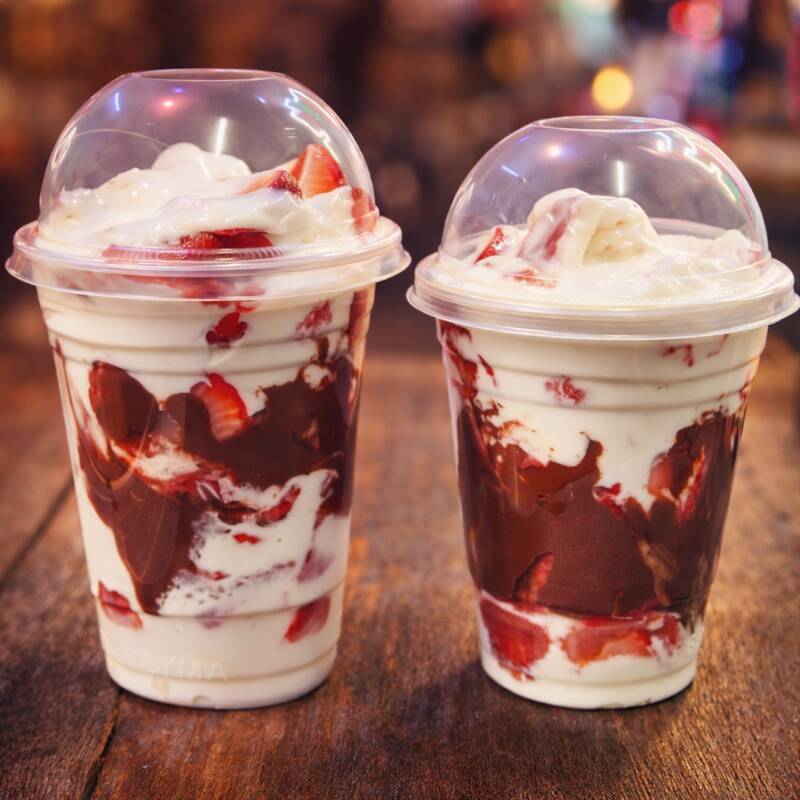 FRESAS CON CREMA GRANDES