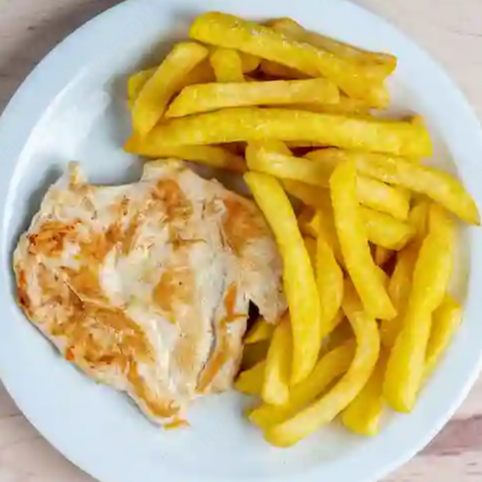Filete de Pechuga con papas fritas