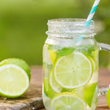AGUA DE LIMÓN