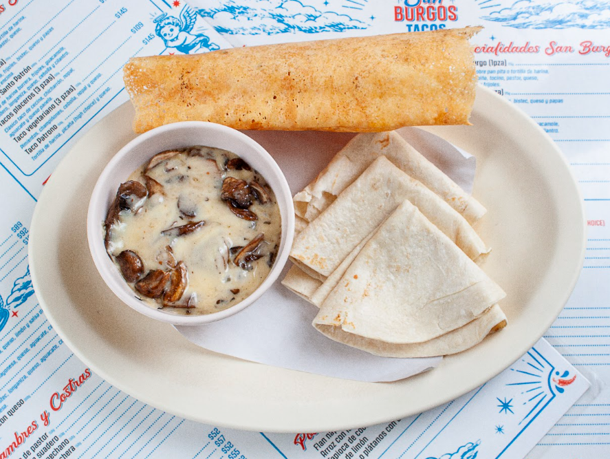 Queso Fundido con Champiñones