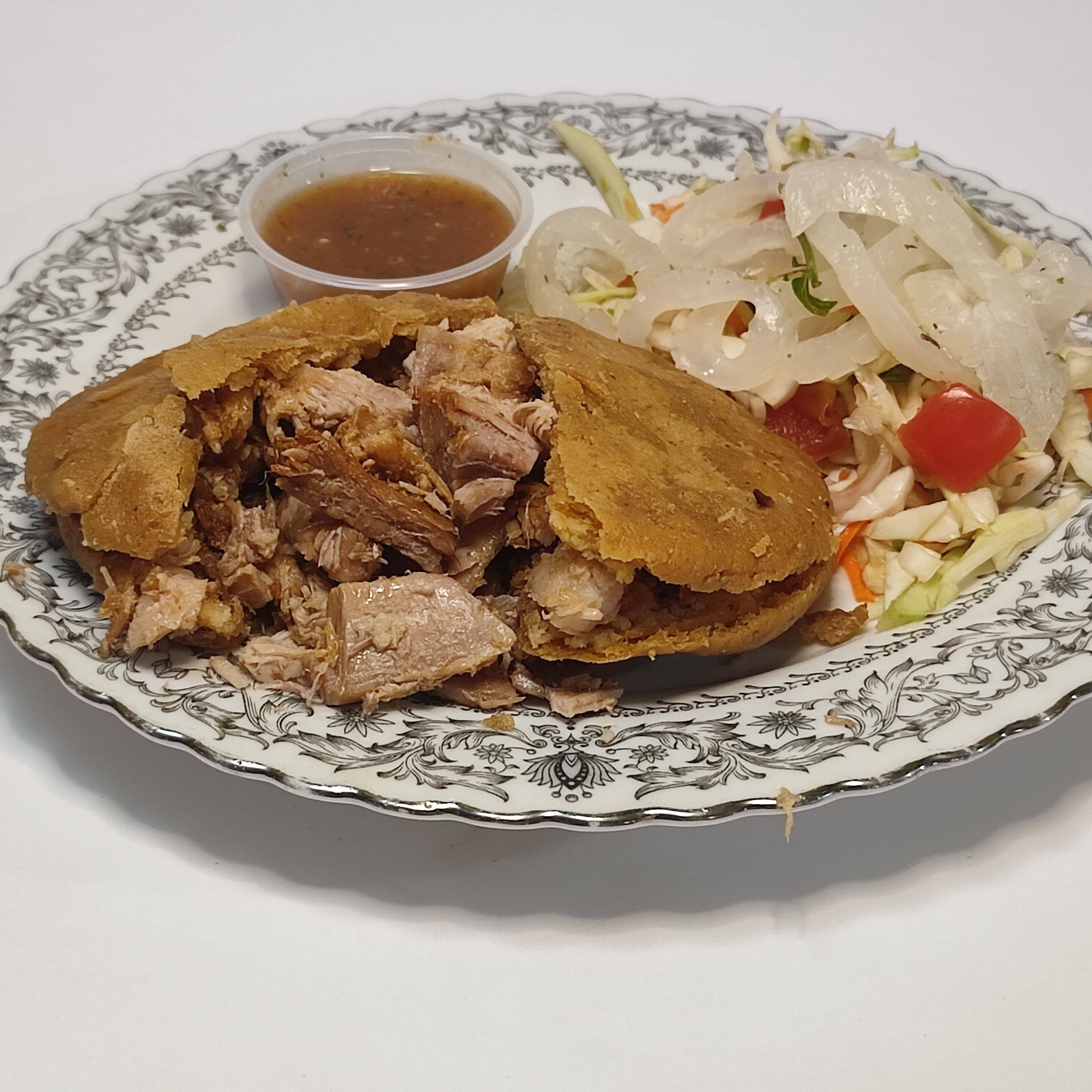 Gordita Migada Preparada Con Carnitas