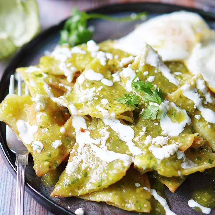 CHILAQUILES VERDES CON POLLO