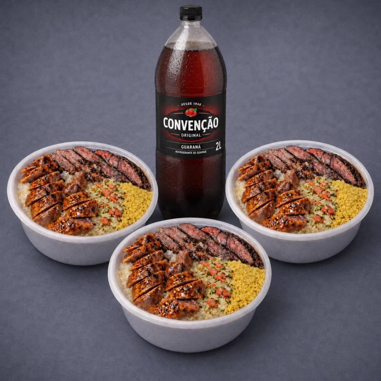 Combo Família - 3 Marmitex + 1 Refrigerante 2 Litros de Brinde.
Arroz, Feijão temperadinho, Contra Filé e Linguiça Assado na Brasa, Farofa e Vinagrete.
(3 Marmitex Tamanho Média)