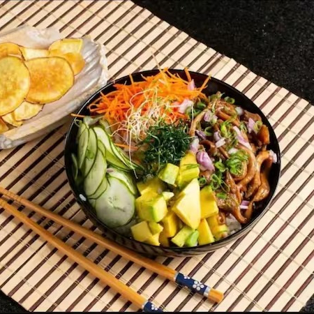 Manga, Shimeji, cenoura, sonomono, cebolinha, cebola roxa, Batata doce Frita Fininha.