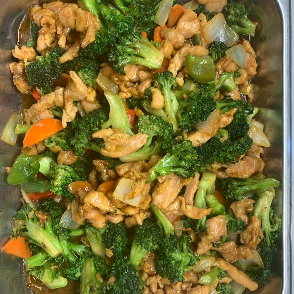 Pollo con Brócoli Chico
