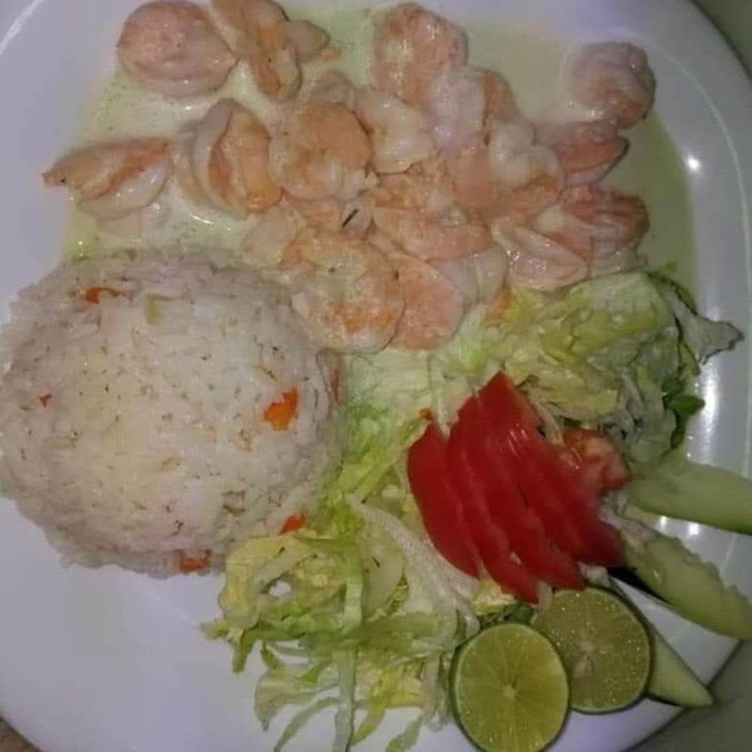 CAMARONES AL MOJO DE AJO