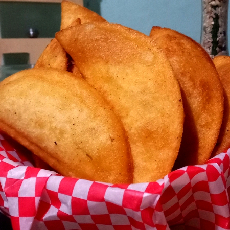 Empana de Jamón con Queso