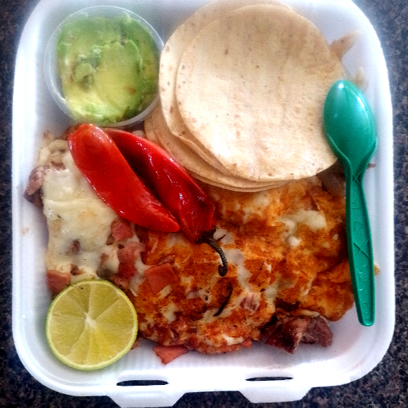 Mix Asada/Tripita/Extra Queso, Charros y Bebida.