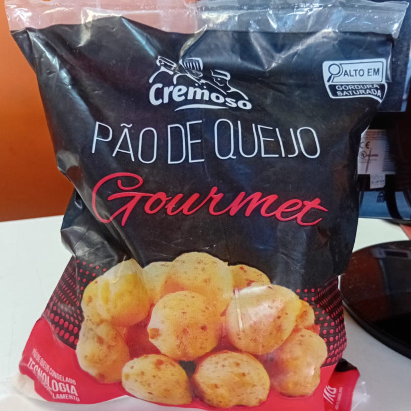 Pão de queijo recheado com catupiry além de empanado, pacote de 1kg