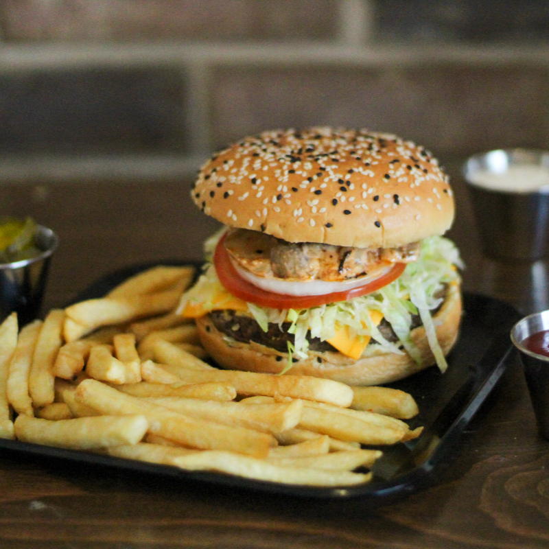 Hamburguesa Veneciana con Papas