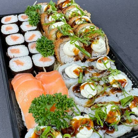 8 hossomaki de salmão 08 uramaki skin 02 niguiri de salmão 10 hot holl