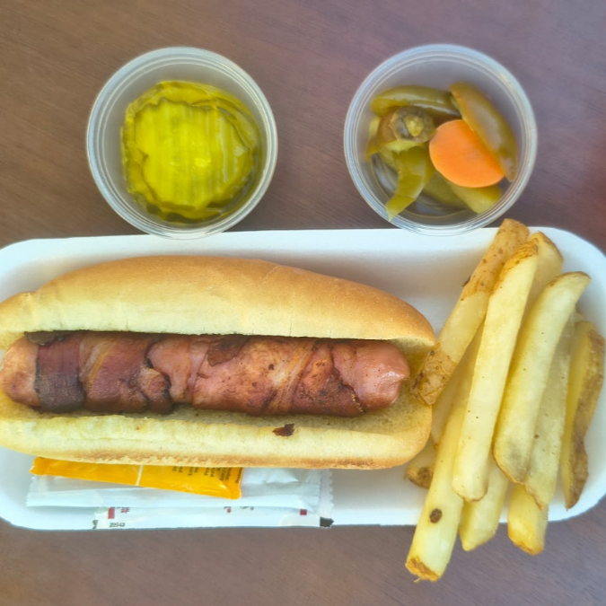 Hot Dog Tocino con Papas