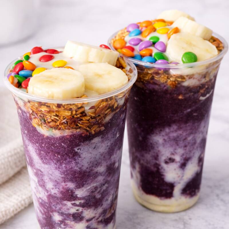 Perfeito pra dividir! Dois açaís de 400ml com excelente custo-benefício.